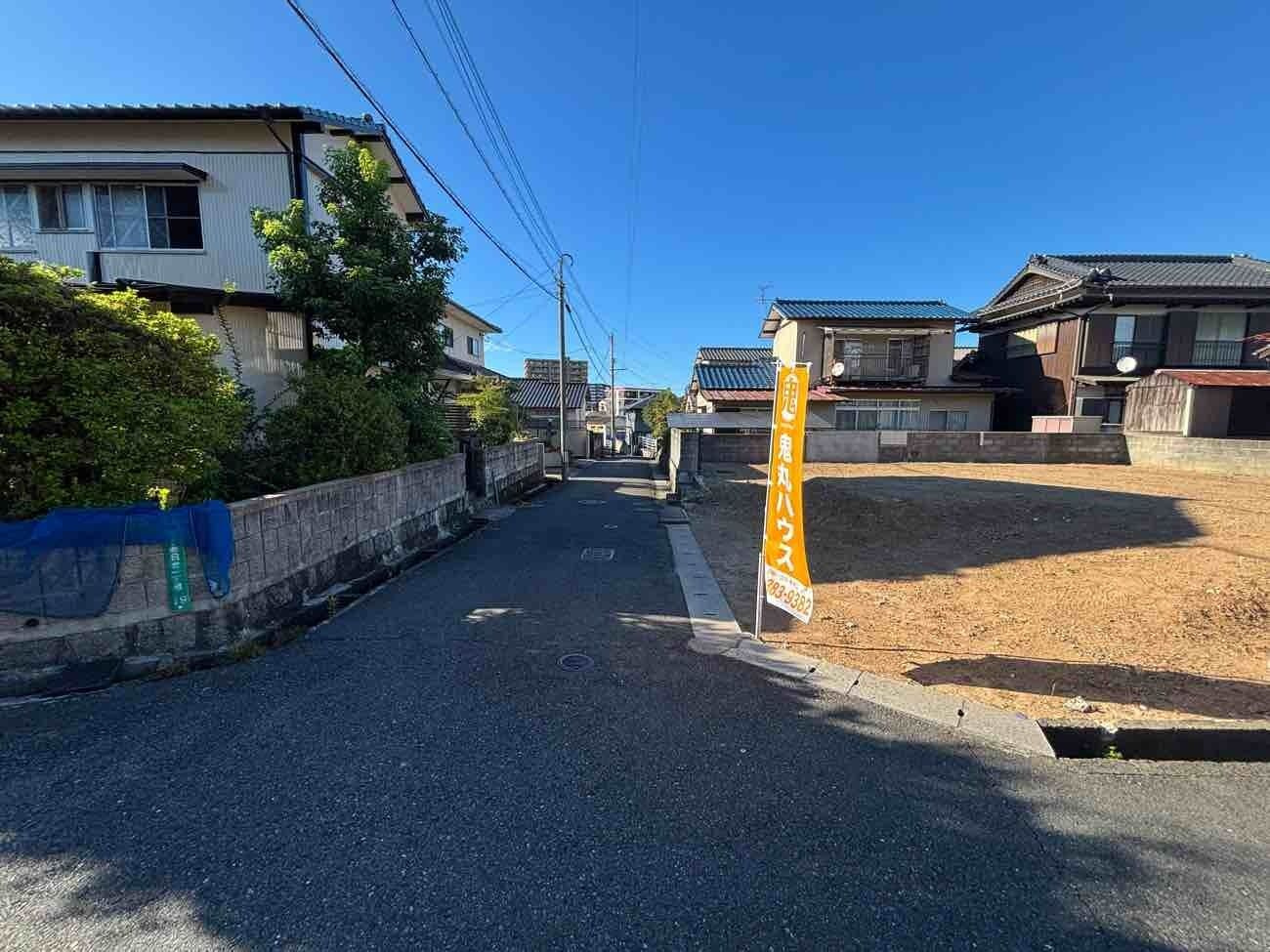 春日台一丁目の前面道路含む現地写真|現地（2026年7月27日）撮影