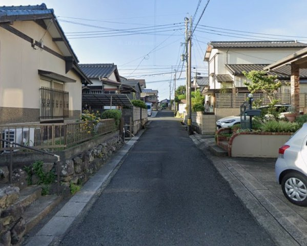 春日台一丁目の前面道路含む現地写真