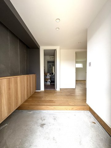 SMART FAMILY BASE — 辻堂東海岸、賢く湘南に住む家の玄関