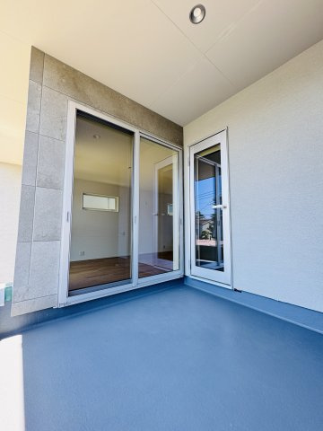 SMART FAMILY BASE — 辻堂東海岸、賢く湘南に住む家のバルコニー