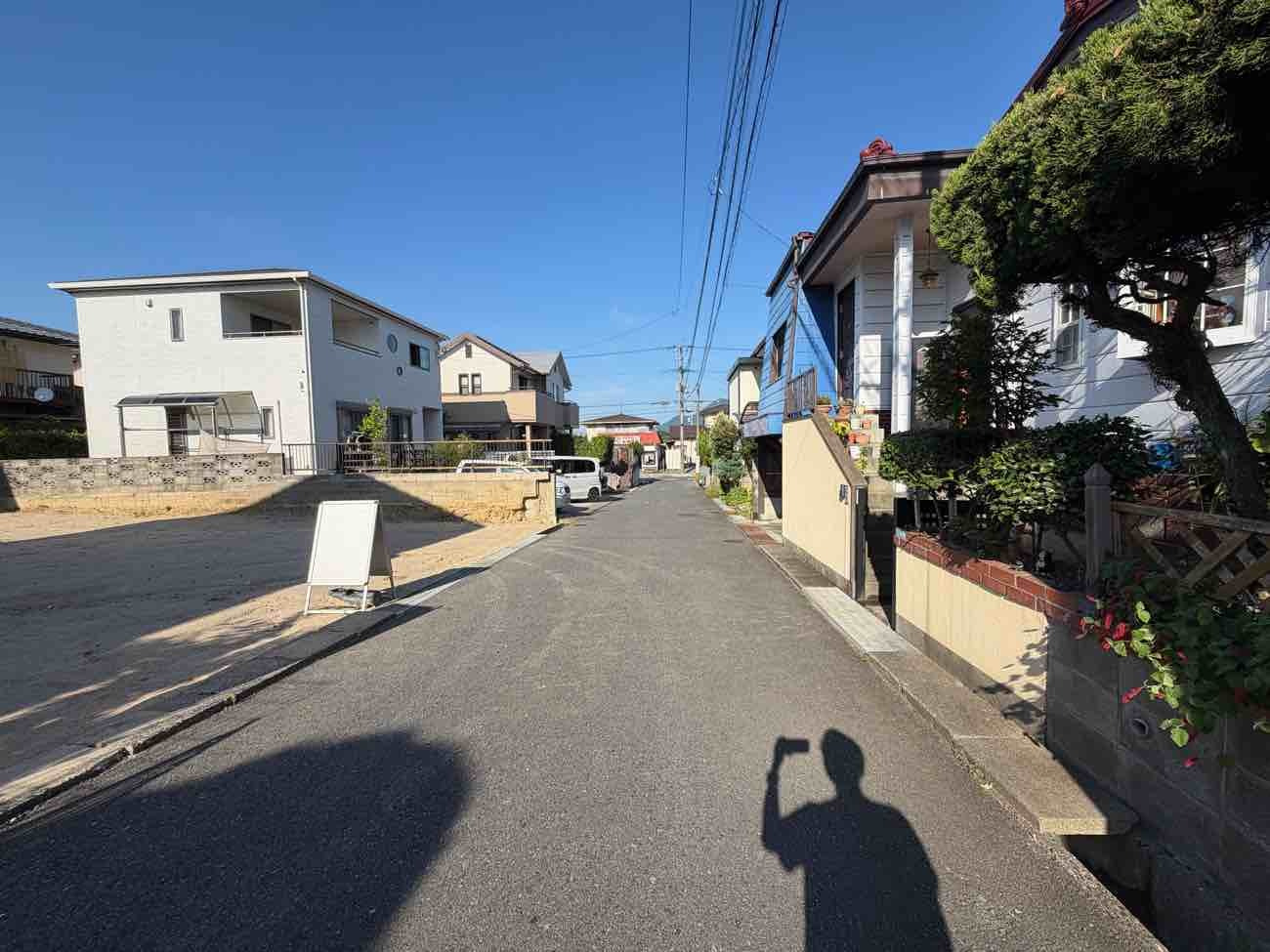 鷹見台一丁目の前面道路含む現地写真|現地（2026年7月25日）撮影