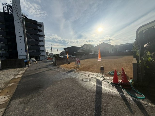 中曽根東二丁目の前面道路含む現地写真