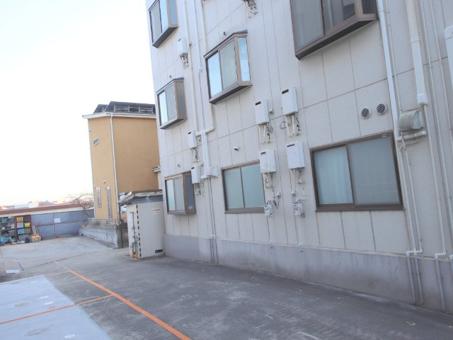 ハイタウンA棟のエントランス