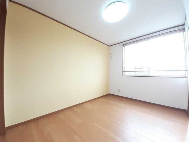 プラムール　Ⅱ番館の寝室|きれいな内装です