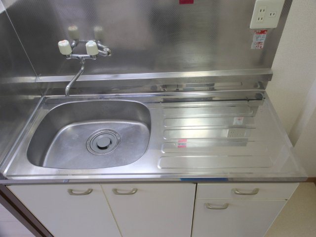 ハイタウンA棟のキッチン