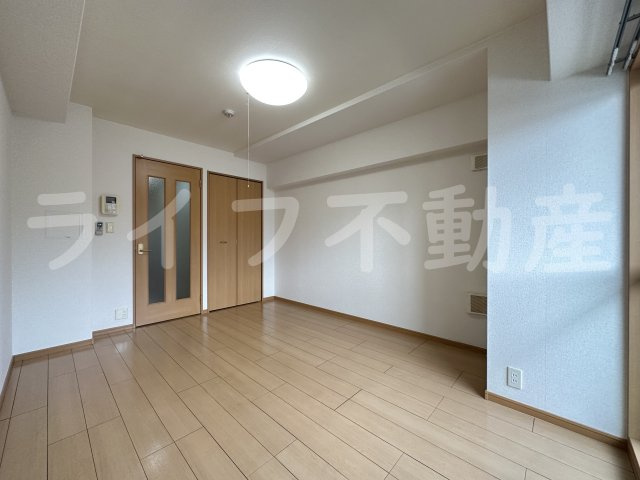 ネオ・グランツ高井田の居間・リビング|こちらの居間で趣味の時間をお楽しみください