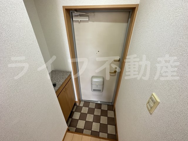 ネオ・グランツ高井田の玄関|落ち着いた玄関です