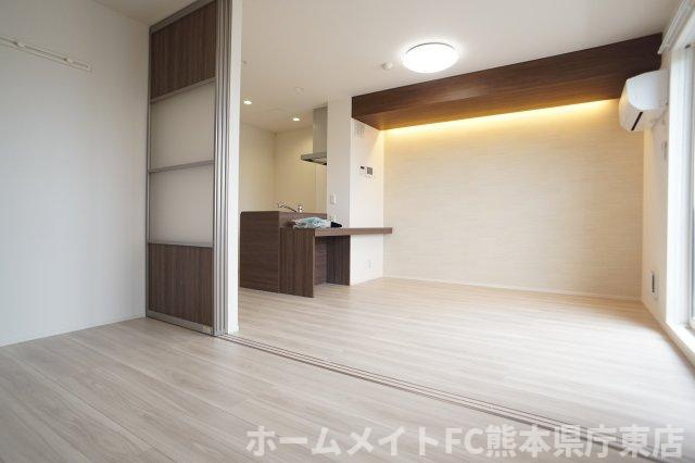 上益城郡益城町大字広崎のアパートの居間・リビング