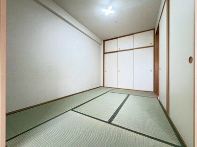 【和室】 | ジオ千里中央フロントコートA棟 | フローリングだけでなく、和室もあります