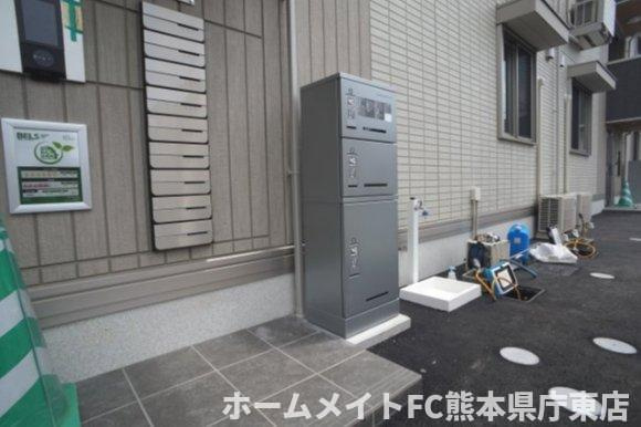 上益城郡益城町大字広崎のアパートのエントランス
