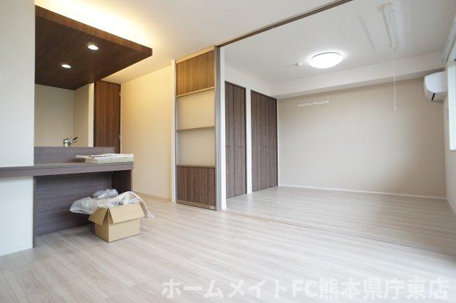 上益城郡益城町大字広崎のアパートの居間・リビング
