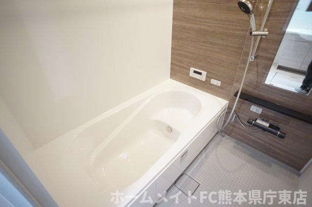 上益城郡益城町大字広崎のアパートの浴室