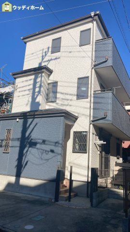草加市新里町　中古一戸建ての外観