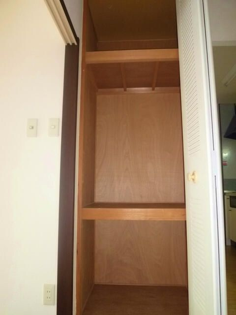 ファミールＫＯＷＡの収納