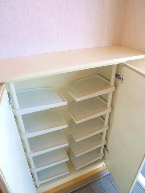 ファミールＫＯＷＡの収納