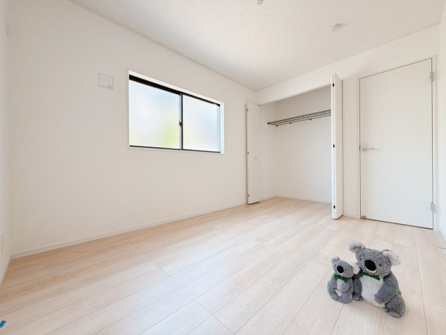 【洋室】 | 高崎市吉井町下長根　平屋　新築住宅 | 「どんな家具を置こうかな」とワクワクする。好みのこだわりのお部屋にしてじぶんだけの部屋でゆったりと寛げます。