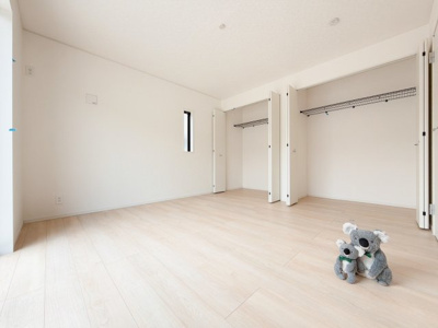 【洋室】 | 高崎市吉井町下長根　平屋　新築住宅 | さまざまにカスタマイズしていただけるシンプルなデザインの内装。ご自身で素敵な空間を創り上げられます。