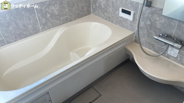 草加市青柳8丁目　中古一戸建ての浴室
