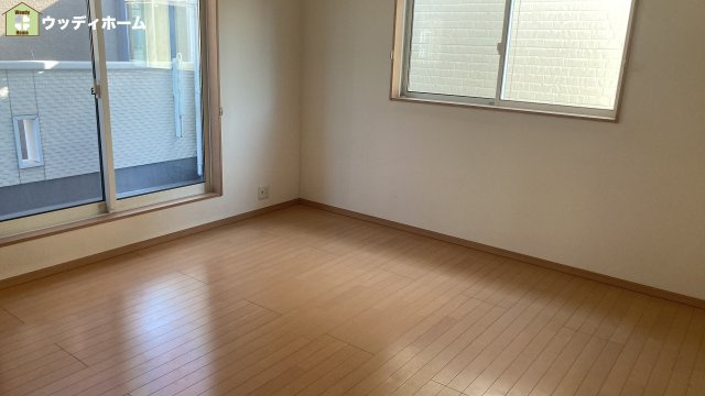 草加市青柳8丁目　中古一戸建ての寝室