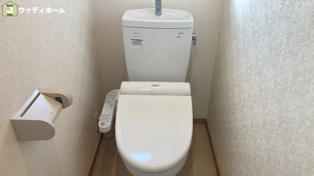 草加市青柳8丁目　中古一戸建てのトイレ