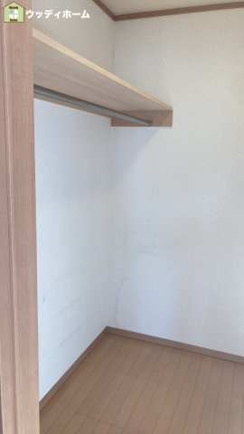 草加市青柳8丁目　中古一戸建ての収納