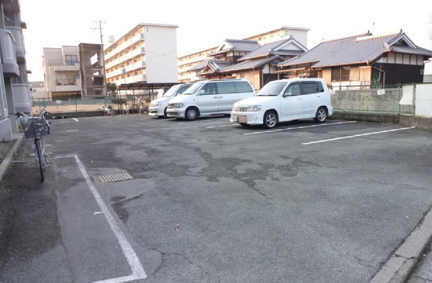 第2中原ハイツ「10,000円キャッシュバック対象物件」の駐車場