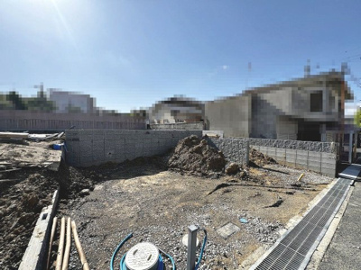 【外観】 | １号棟 | 【現地見学可能】現地周辺の環境や、駅までの道のりなど周辺環境も合わせてご確認いただき、ぜひご検討ください！ご内覧・現地見学をご希望の際は是非、イエストアまでお問合せ下さい♪