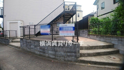 【エントランス】 | アムールラヴィ