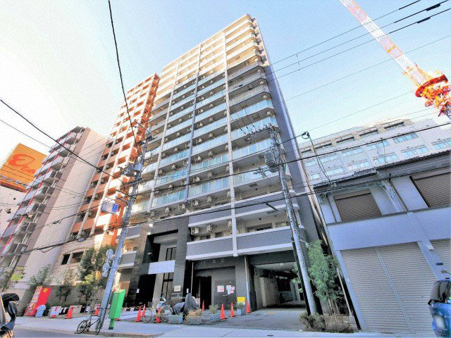 アーデンタワー本町イーストの外観