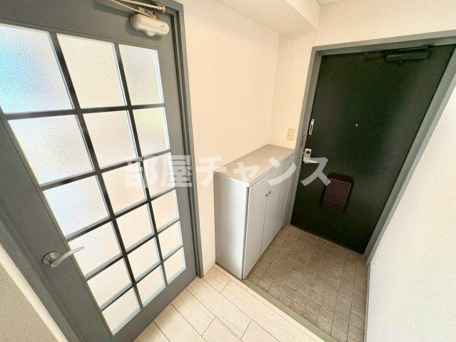 アーバンポイント新栄の玄関