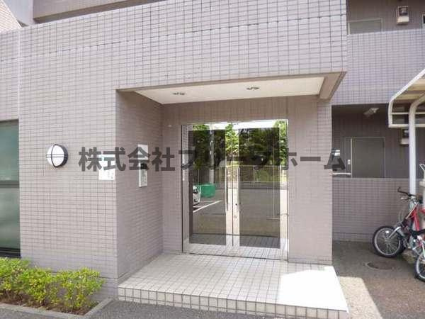 杉並区上高井戸２丁目の賃貸マンションのエントランス