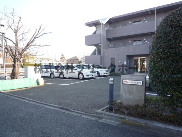 杉並区上高井戸２丁目の賃貸マンションの駐車場