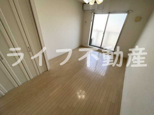 オランジュ上小阪の居間・リビング|こちらのリビングで趣味の時間をお楽しみください