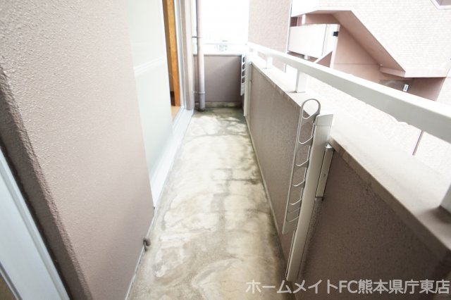 -のバルコニー