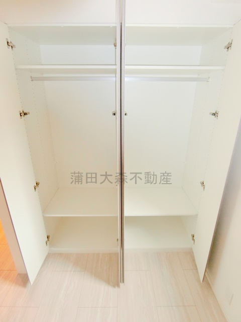 RJRプレシア蒲田の収納|洋室3.3帖の収納　クローゼット
