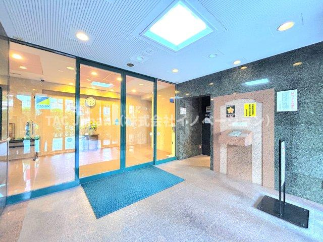 マークス亀戸のその他共用部分|～Entrance～
その住居の第一印象となるのがエントランスホールです。訪問されたお客さまをやさしくお迎えします。エントランスホールは、いわば住居の顔です。