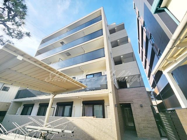 横浜市西区久保町の賃貸マンションの外観