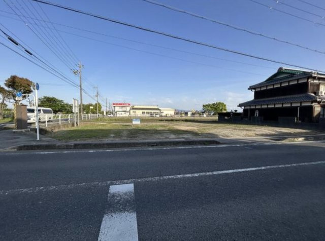 守山市十二里町の事業用地の外観