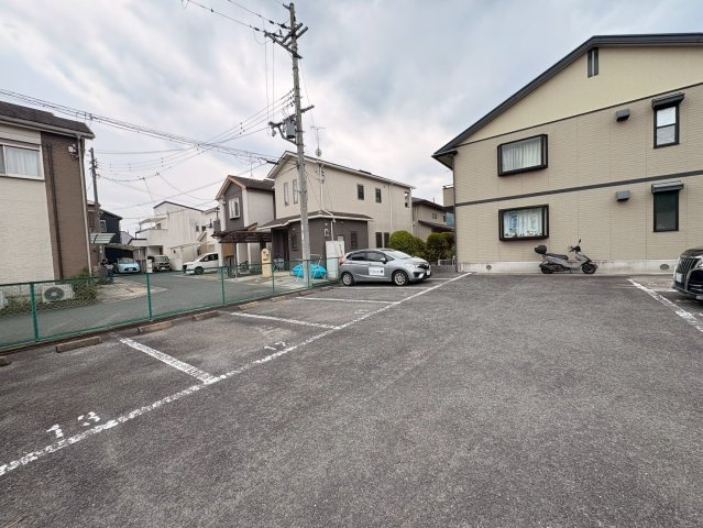 ラークハイムⅡの駐車場