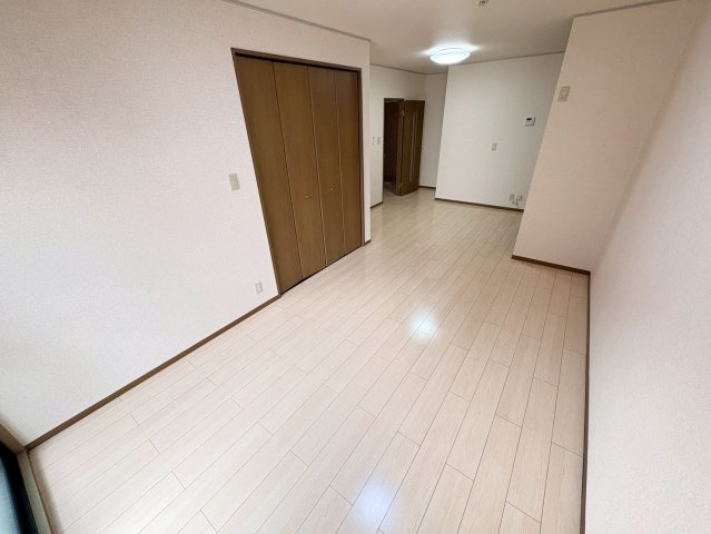 ラークハイムⅡの居間・リビング