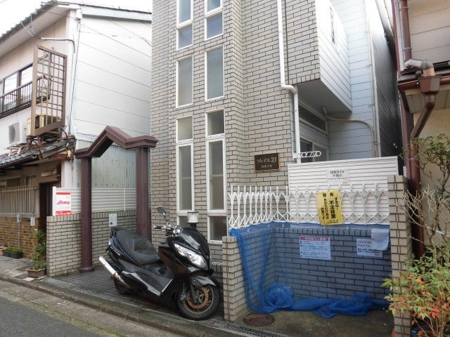 ソレイユ21四条大宮のエントランス