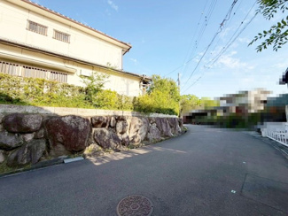 【前面道路含む現地写真】 | 晴美台２丁　売土地 | 現地見学当日から承っております♪現地周辺の環境や、駅までの道のりなど周辺環境も合わせてご確認いただき、ぜひご検討ください！