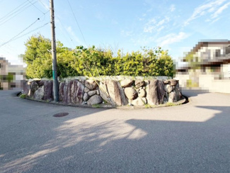【前面道路含む現地写真】 | 晴美台２丁　売土地 | 【閑静な住宅地でのびのび子育て】閑静な住宅地で子育て家族にピッタリ！毎日のお散歩も快適な緑に恵まれたエリアです♪