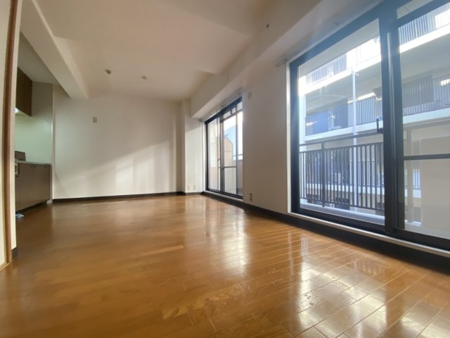 グレンツェント甲東園の居間・リビング