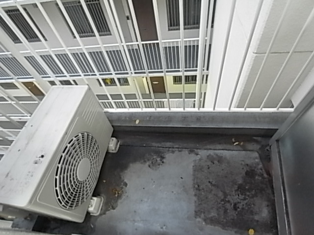 万葉ハイツ元町のバルコニー