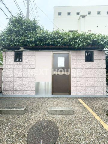 パラドール北加賀屋の駐車場
