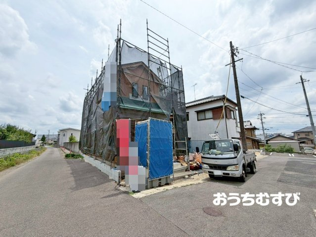 小牧市本庄57番(全1棟)の前面道路含む現地写真