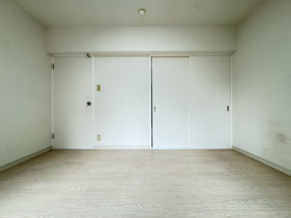 【洋室】 | ファミーユ