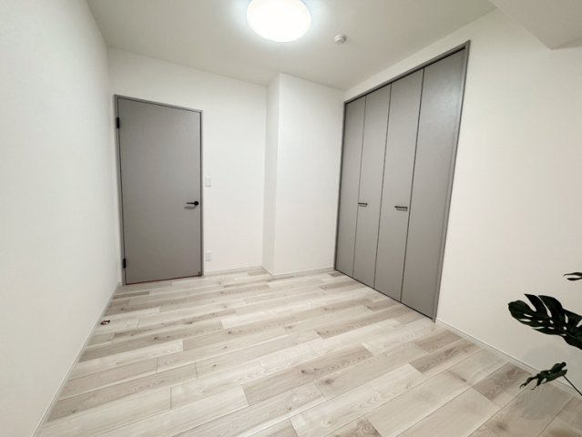 エスリード雲雀丘花屋敷の洋室