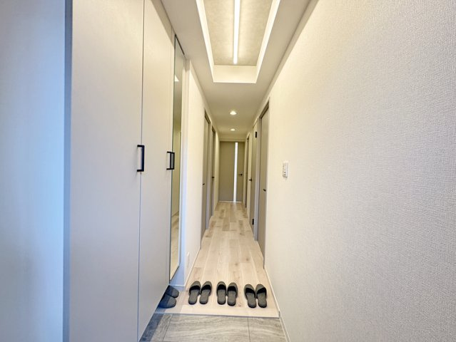 エスリード雲雀丘花屋敷の玄関